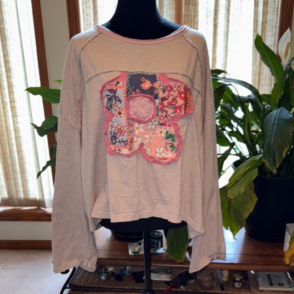 SHEIN Oversized Asymmetrical Tan and Pink Sweatshirt